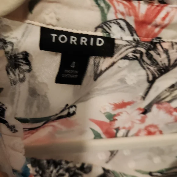 Torrid floral shirt size 4 - Picture 4 of 5